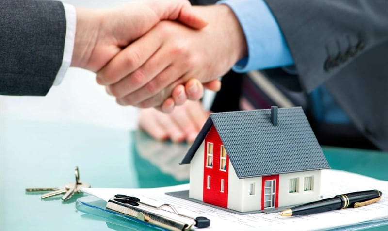 Người mua nhà có phải đóng thuế không