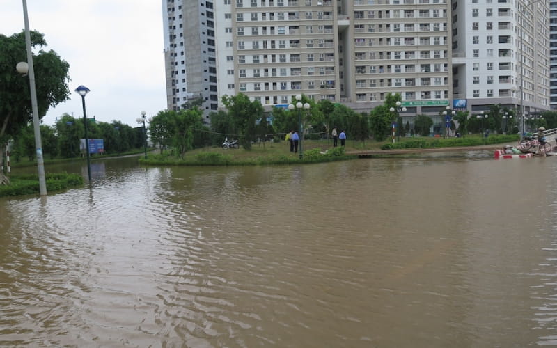 Xem nhà vào ngày mưa